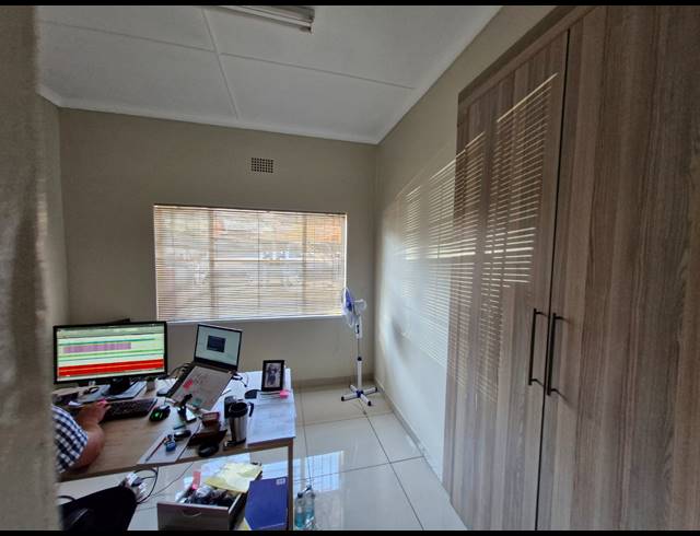 350M² OFFICE TO LET IN PARKDENE